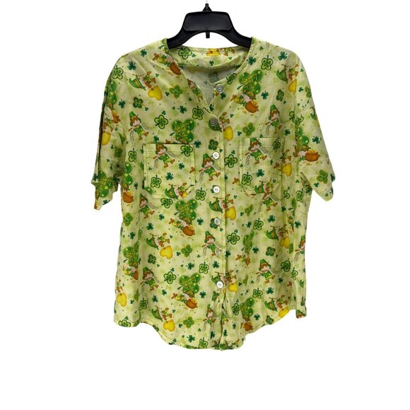 St. Patrick’s Day Green Shirt XL Button Front Shamrock Clover Print Irish Tee - Picture 1 of 6